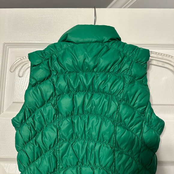 Athleta Downalicious Puffer Vest - Picture 10 of 15